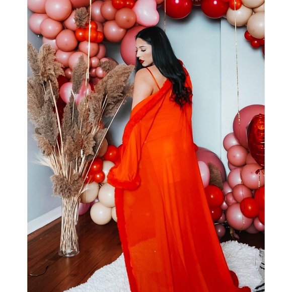 Boohoo Robe - Picture 2 of 2